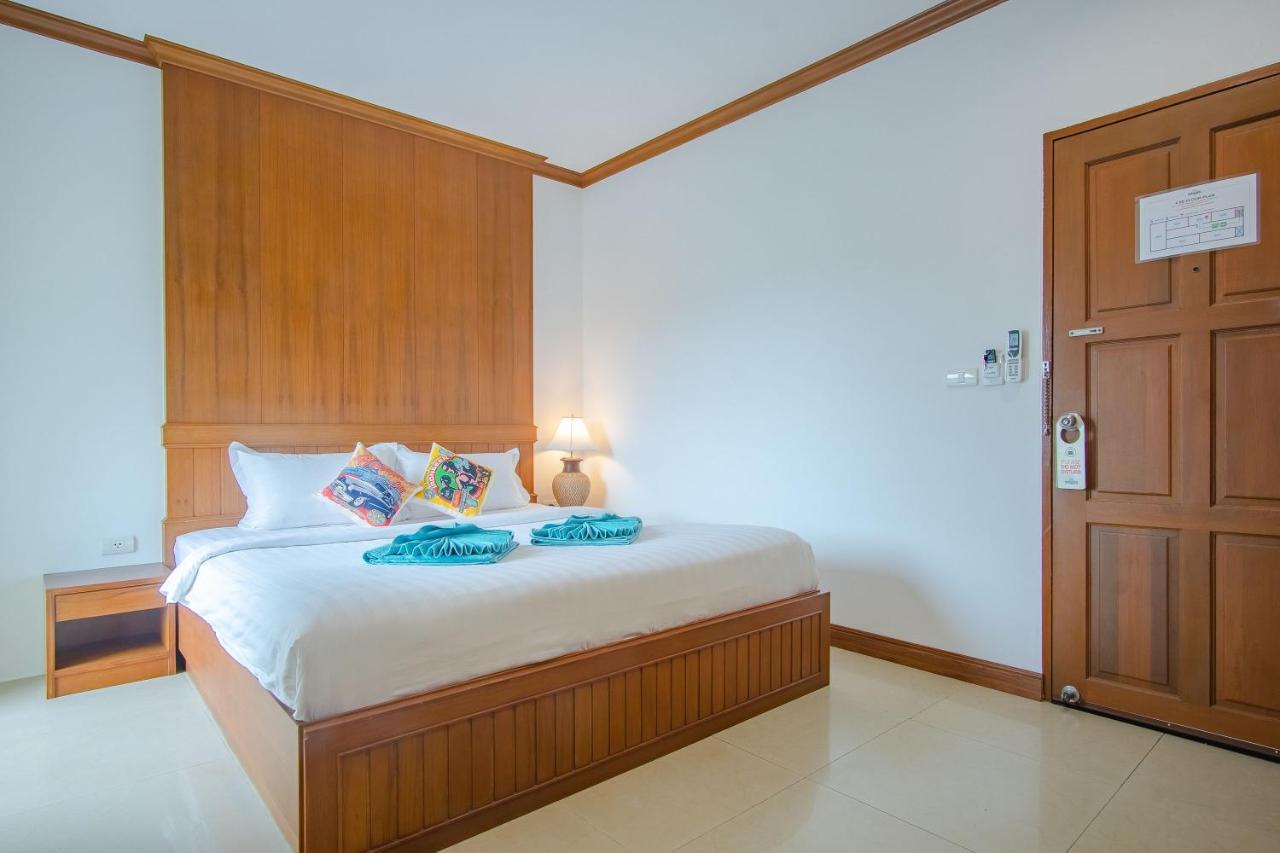 Pipikuku Hotel & Restaurant Patong Buitenkant foto