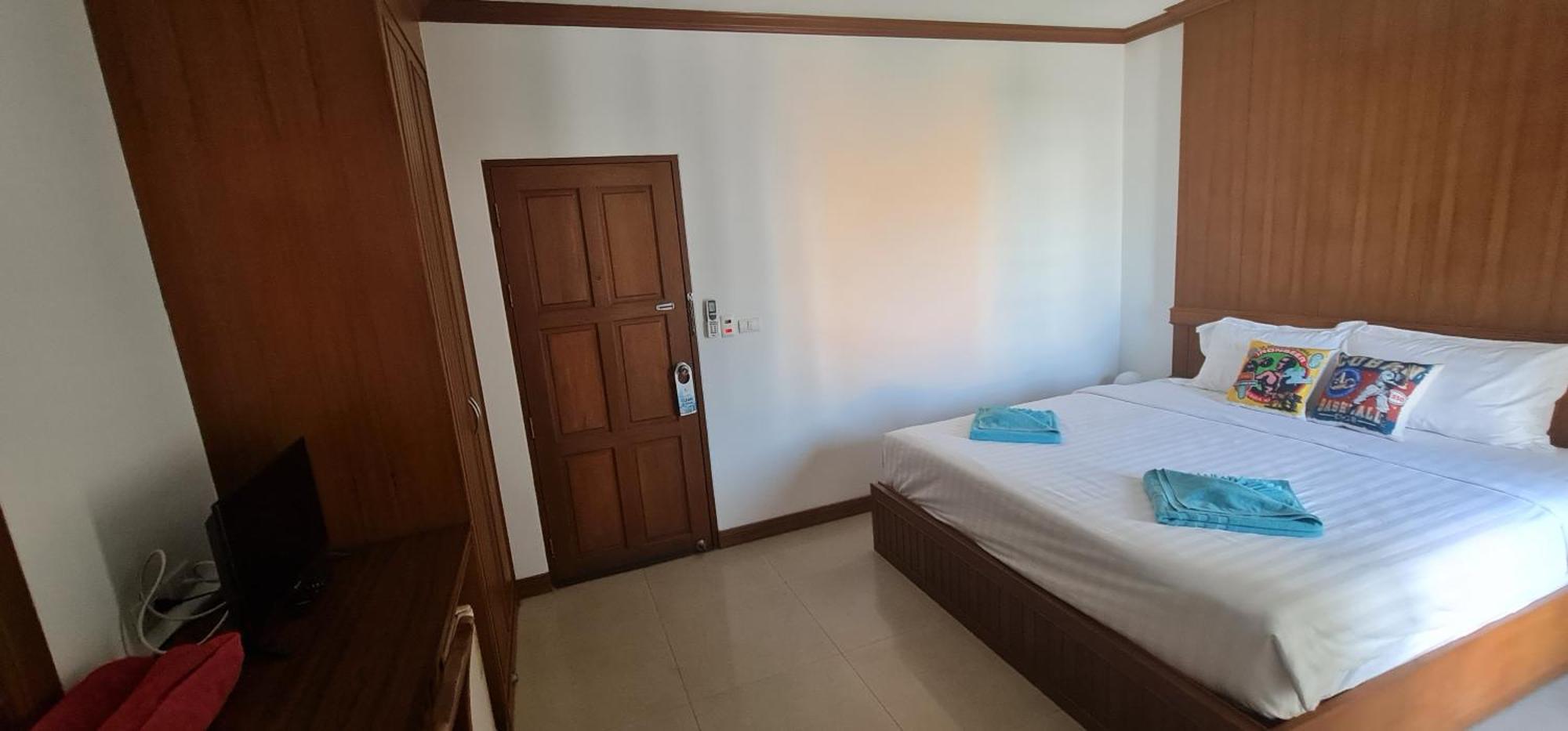 Pipikuku Hotel & Restaurant Patong Buitenkant foto