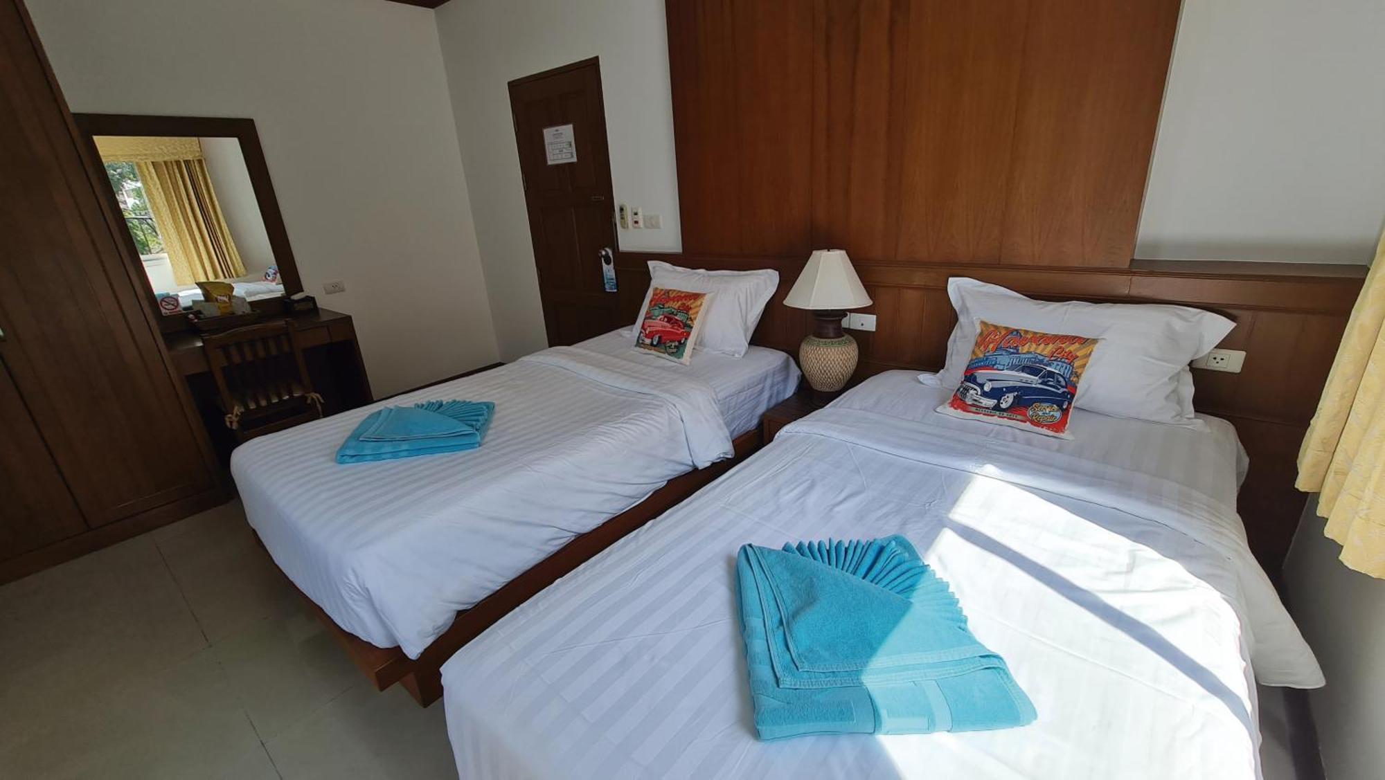 Pipikuku Hotel & Restaurant Patong Buitenkant foto